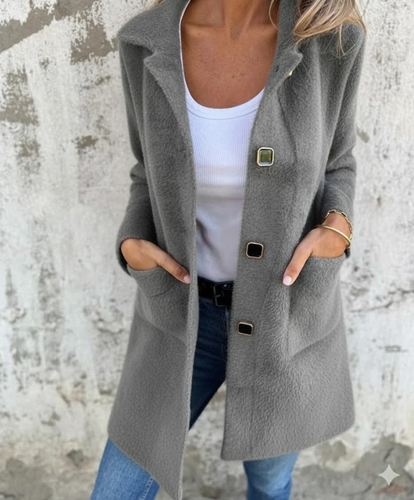 NOVA | WOOL COAT WITH AN ELEGANT CUT AND WIDE COLLAR