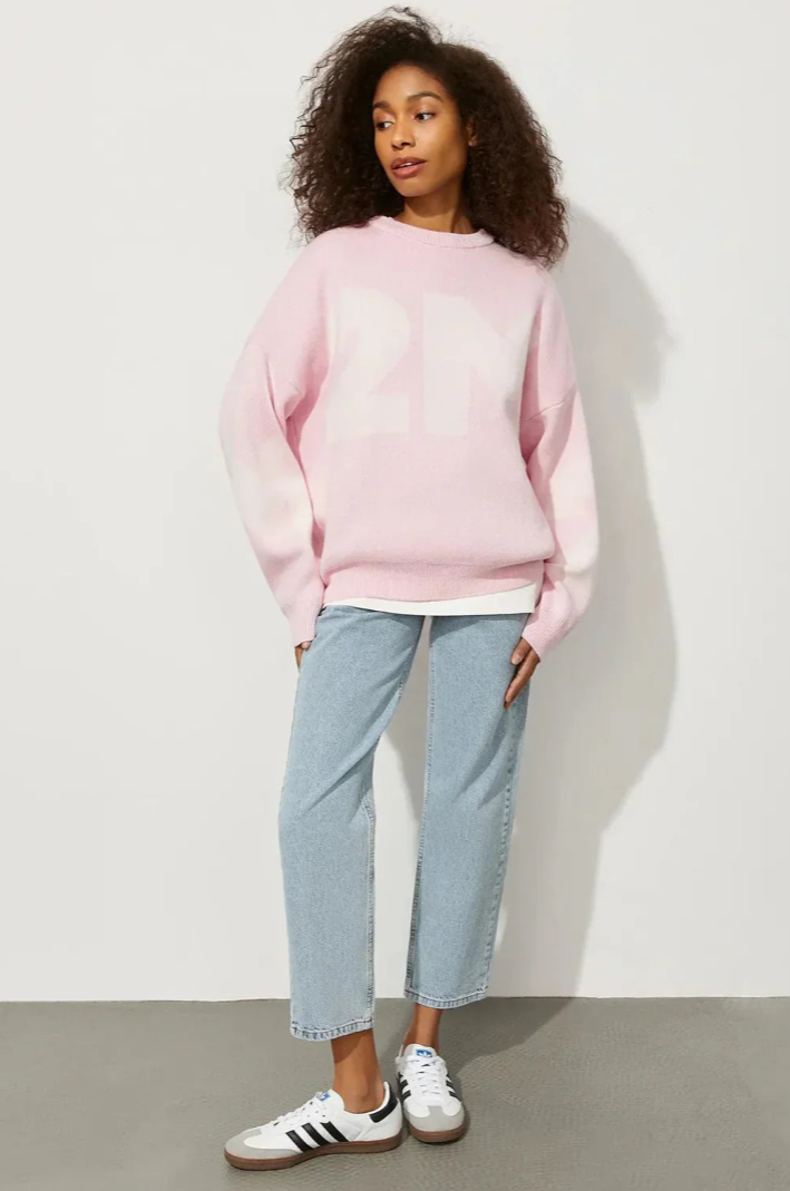 LIVIA | OVERSIZED GRAPHIC SWEATER