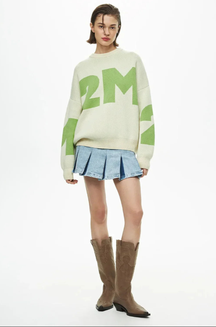 LIVIA | OVERSIZED GRAPHIC SWEATER