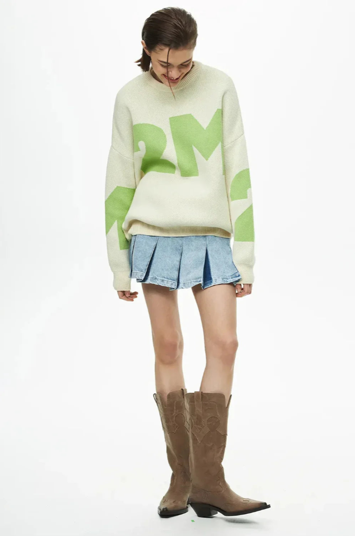 LIVIA | OVERSIZED GRAPHIC SWEATER