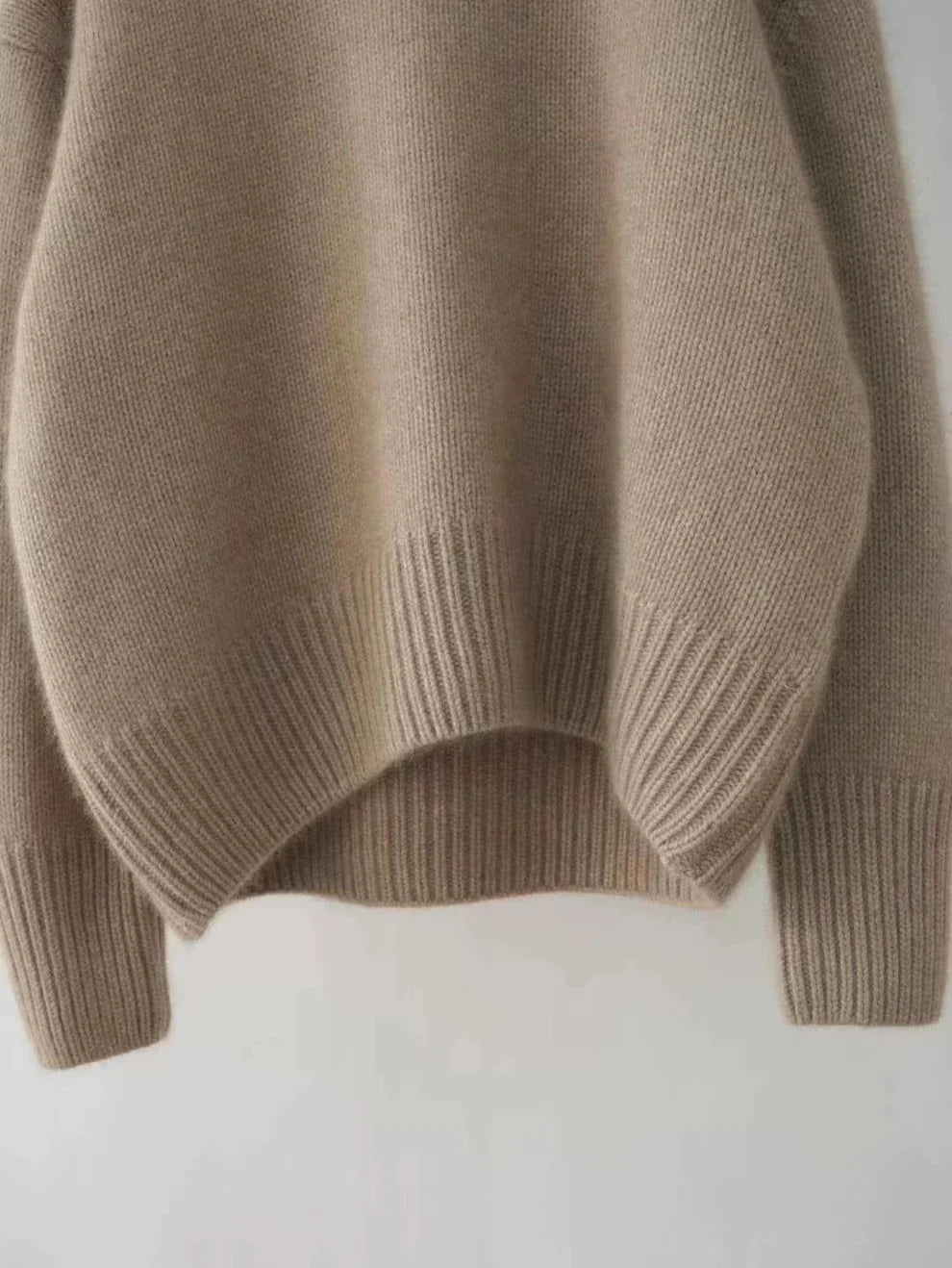 SOLENE LUXE | THICK HIGH-COLLAR SWEATER IN KOREAN STYLE